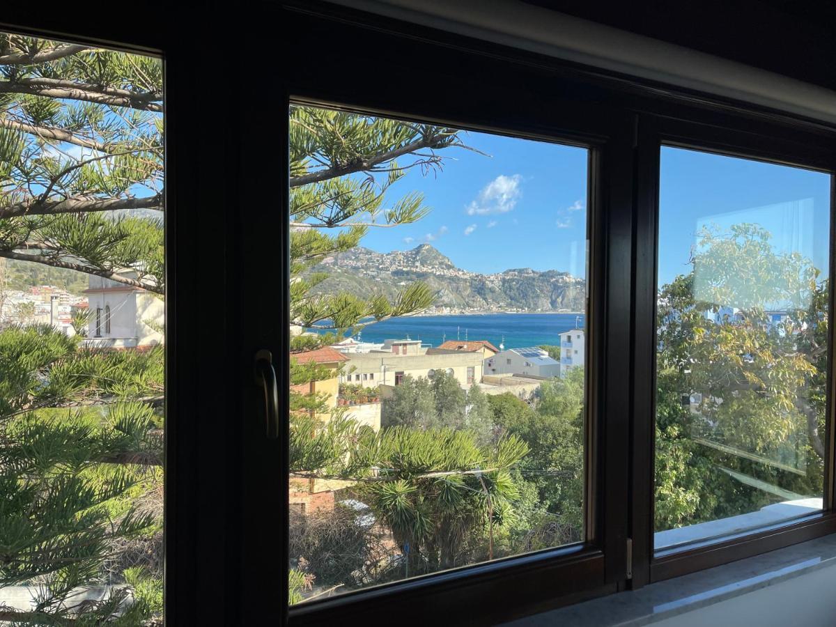John Sea Suites Giardini Naxos Eksteriør billede