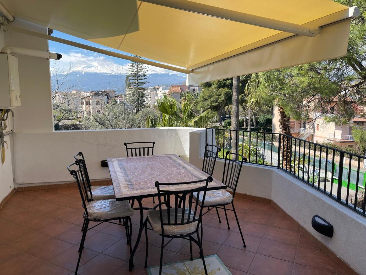 John Sea Suites Giardini Naxos Eksteriør billede