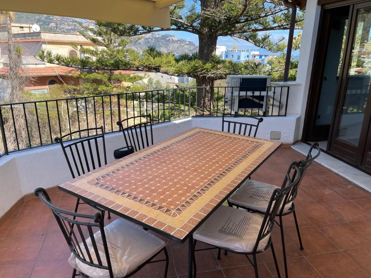 John Sea Suites Giardini Naxos Eksteriør billede