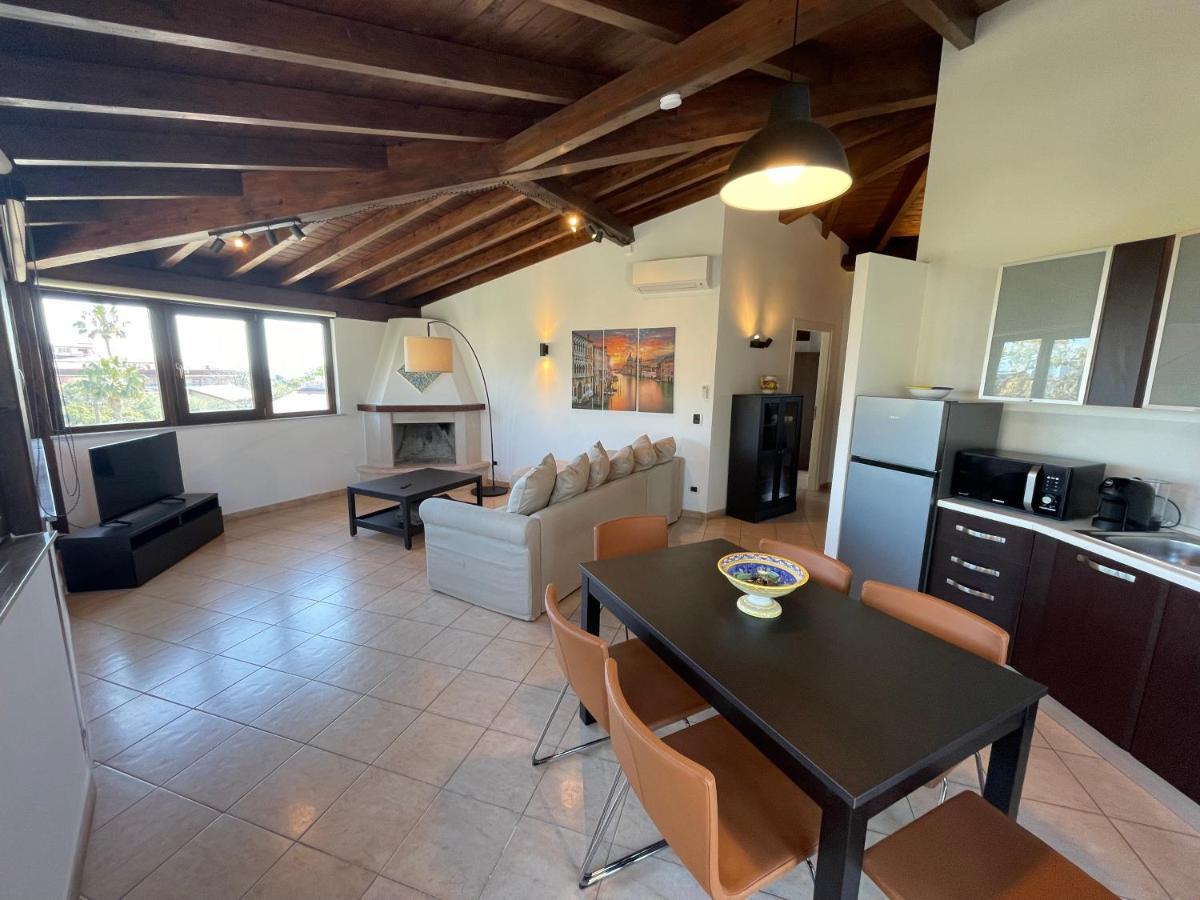 John Sea Suites Giardini Naxos Eksteriør billede
