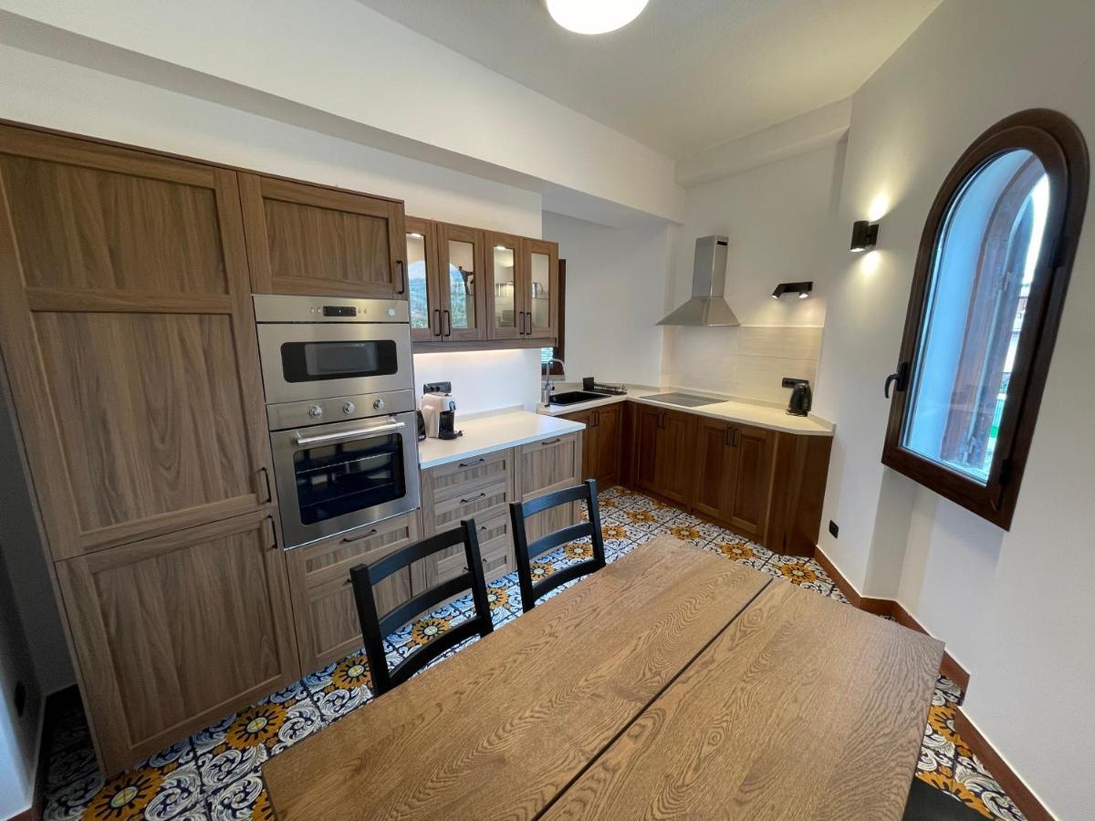 John Sea Suites Giardini Naxos Eksteriør billede