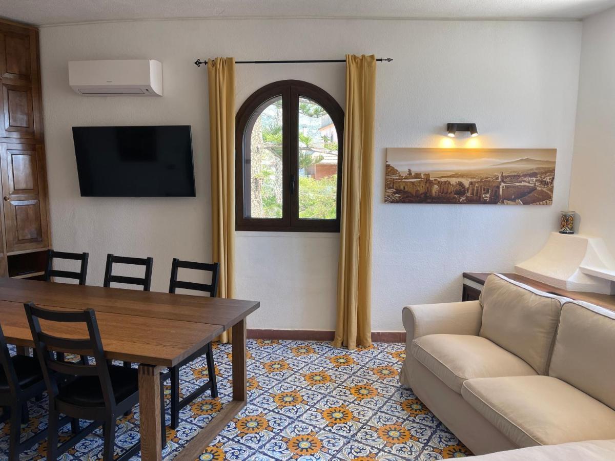 John Sea Suites Giardini Naxos Eksteriør billede