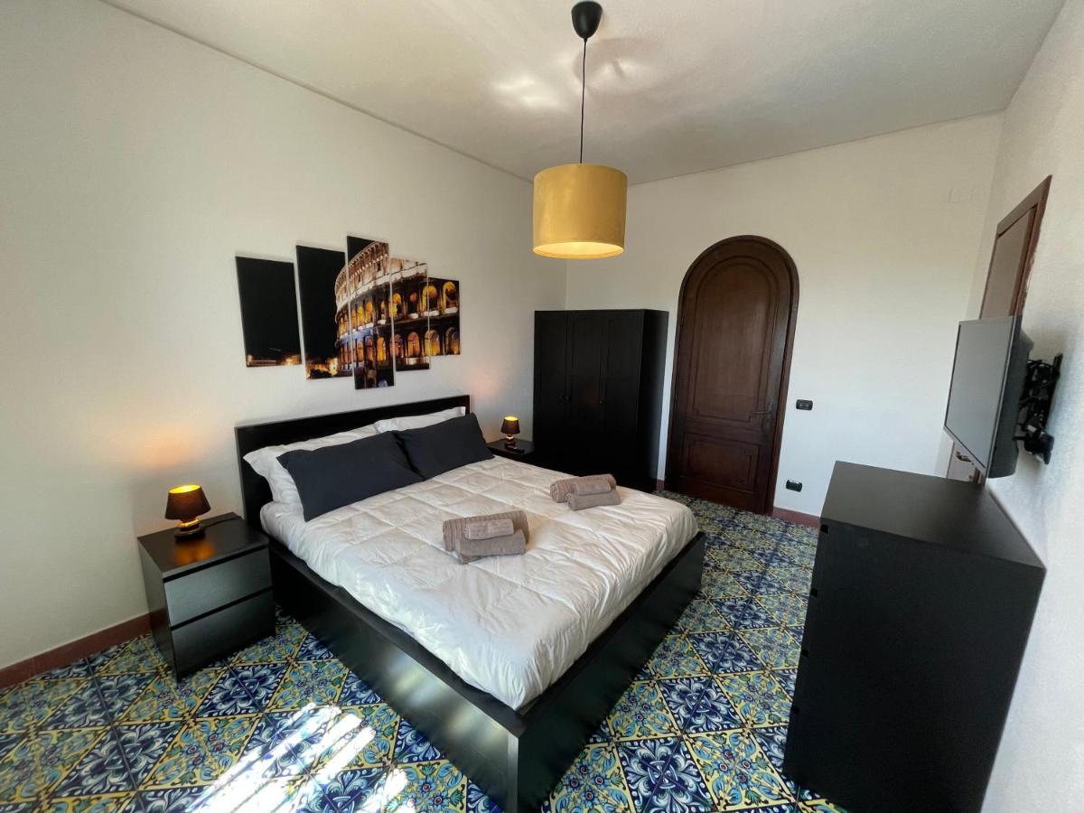 John Sea Suites Giardini Naxos Eksteriør billede