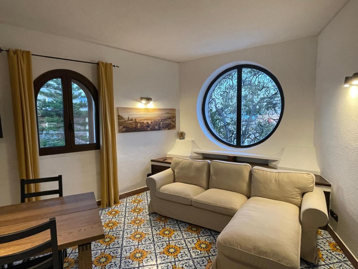 John Sea Suites Giardini Naxos Eksteriør billede