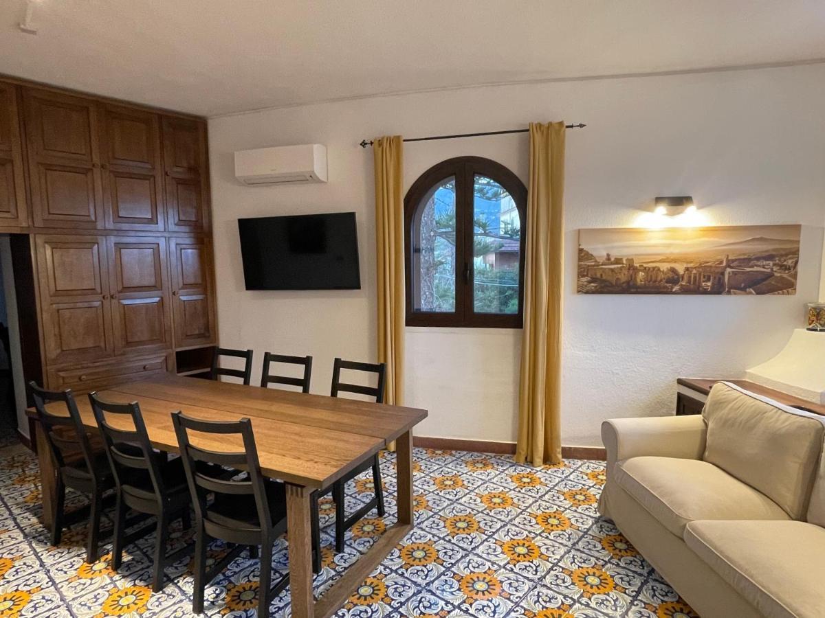John Sea Suites Giardini Naxos Eksteriør billede