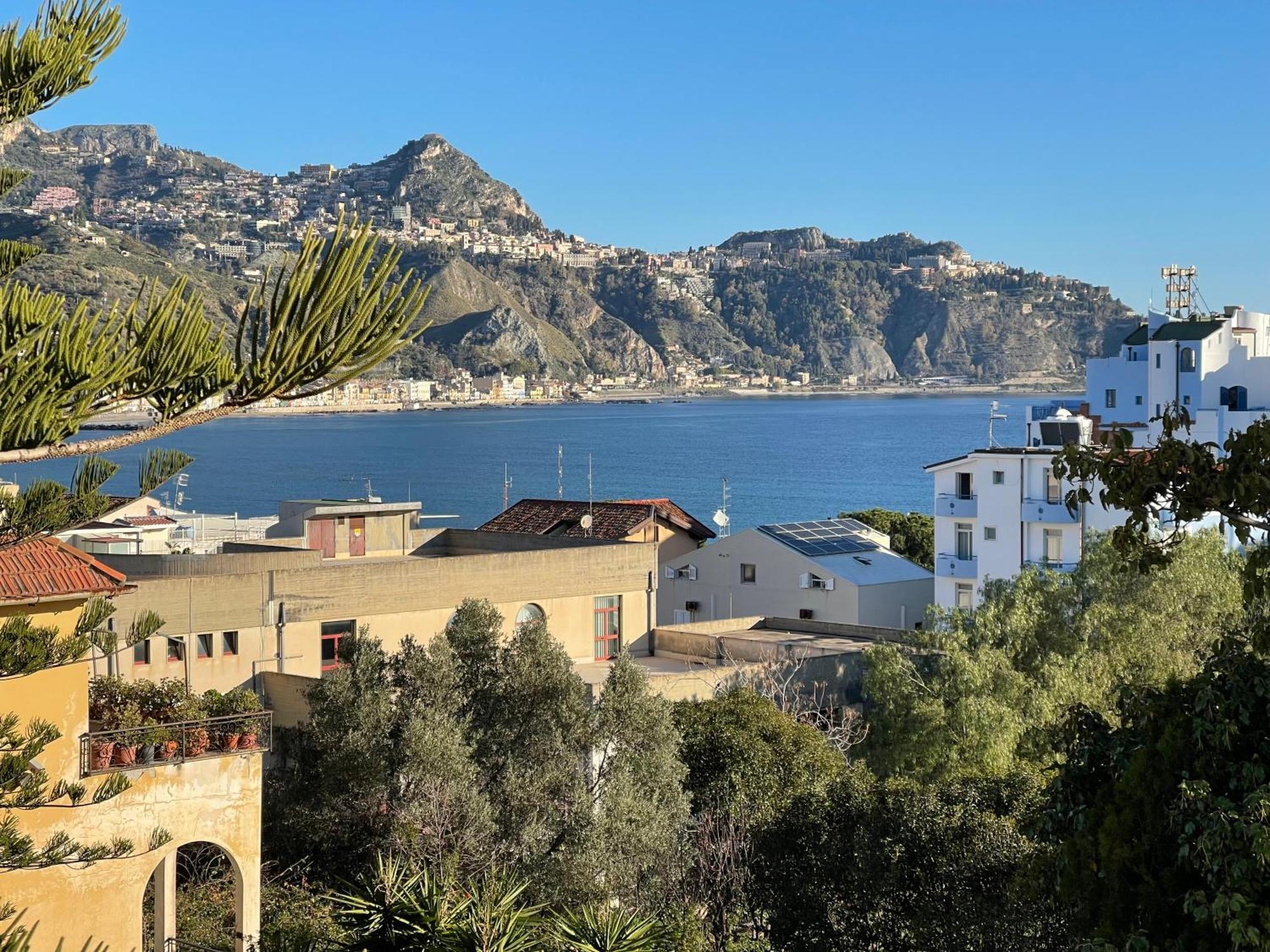 John Sea Suites Giardini Naxos Eksteriør billede