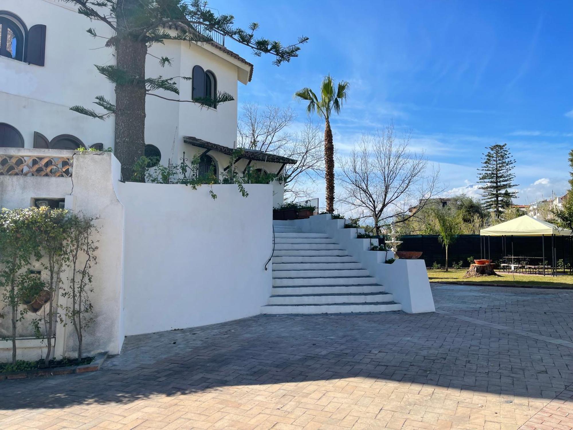 John Sea Suites Giardini Naxos Eksteriør billede