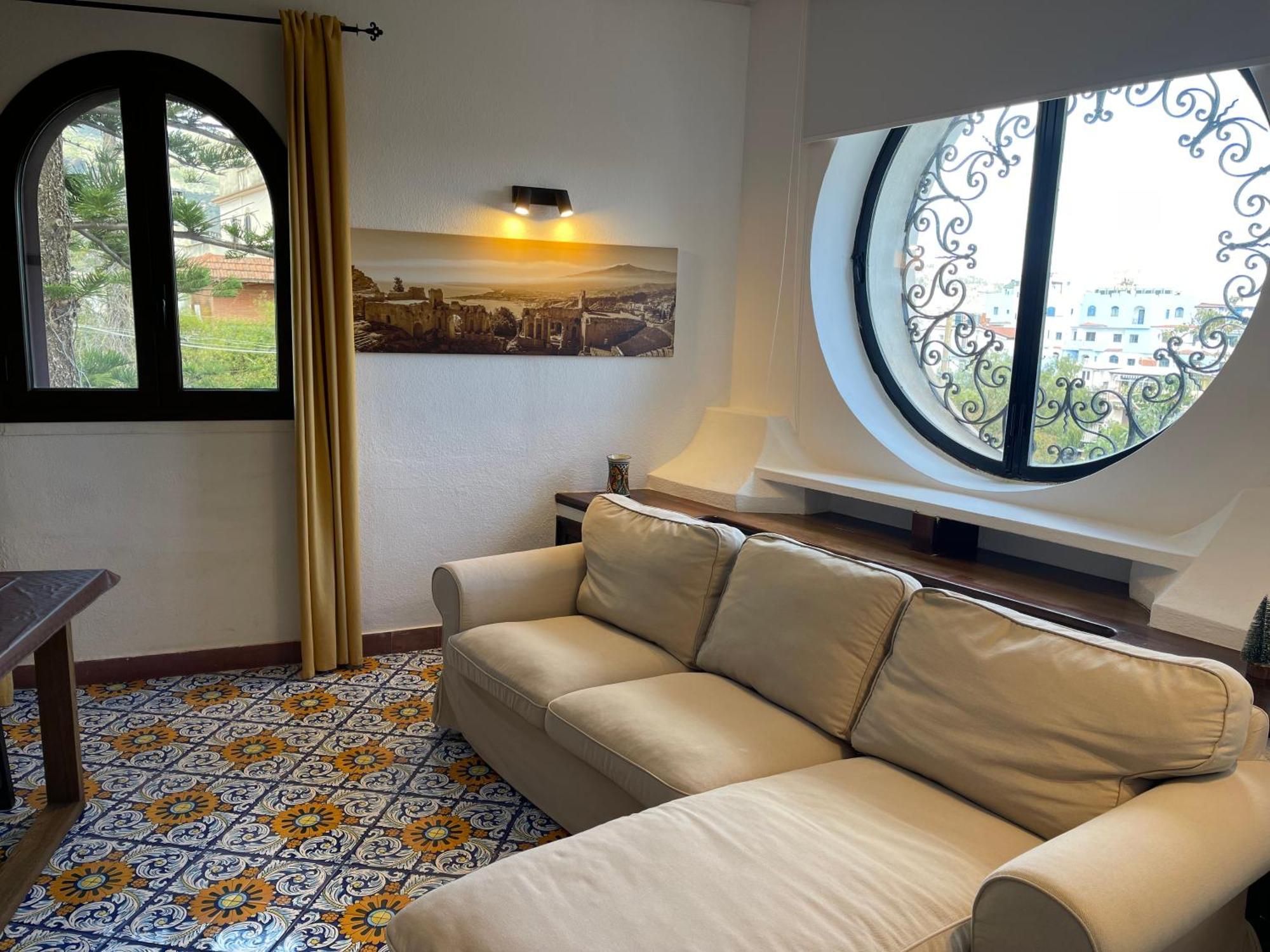 John Sea Suites Giardini Naxos Eksteriør billede