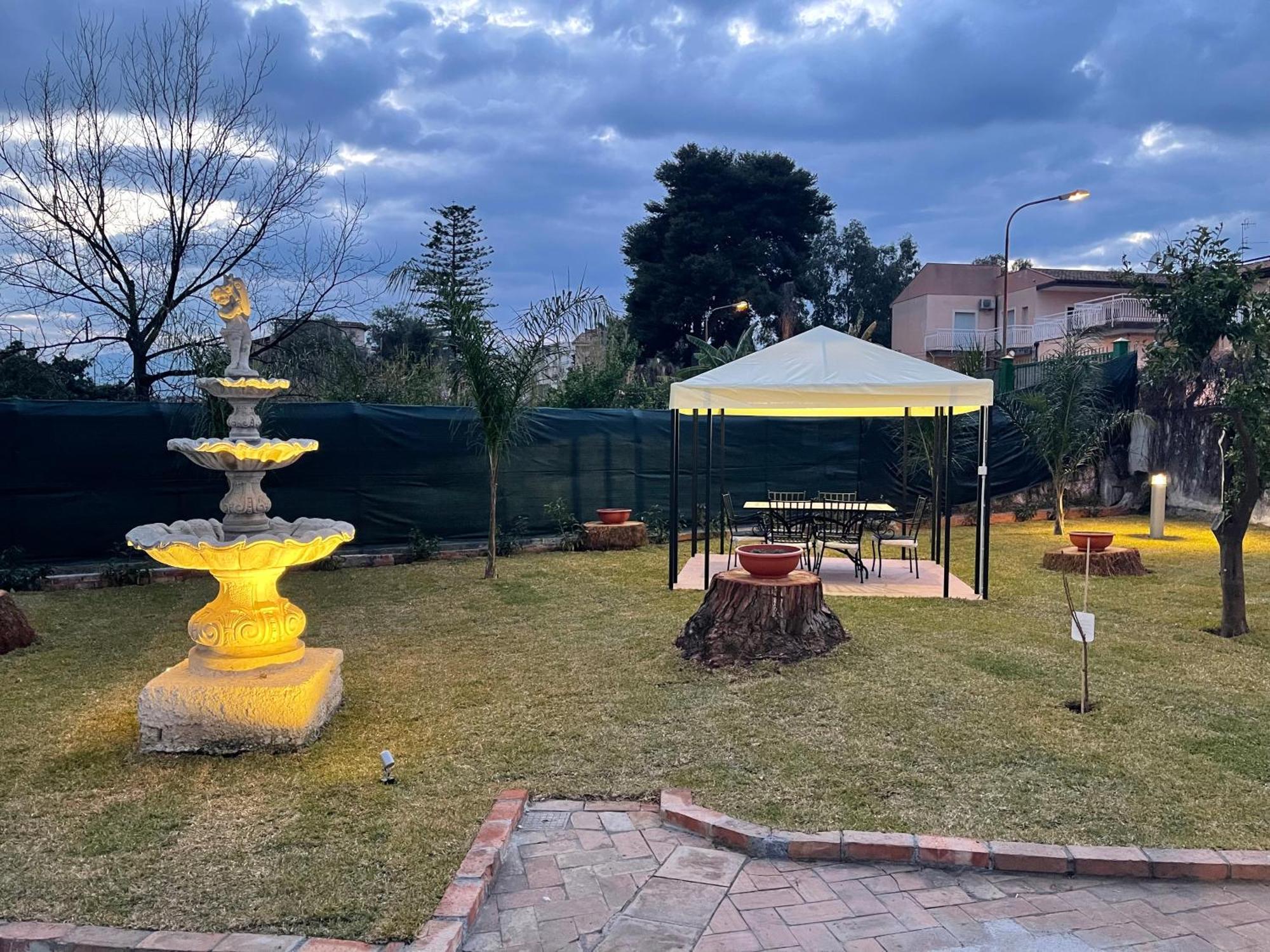 John Sea Suites Giardini Naxos Eksteriør billede